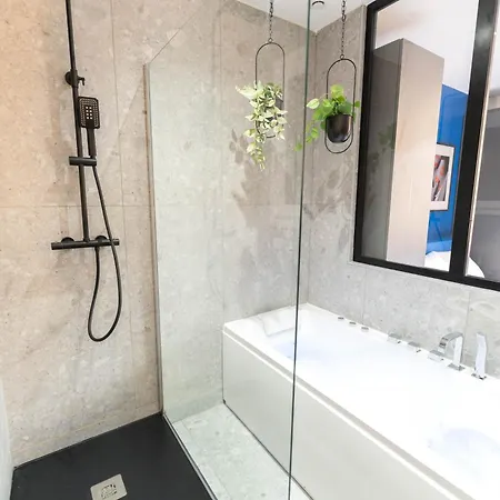 Apartmán Magnifique Loft - Centre - Jacuzzi 2 *